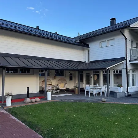 Feriehus Modern Lakeside Near Center